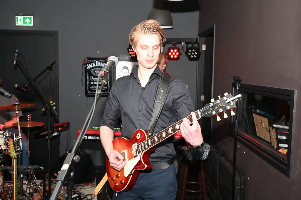 ../Images/10 jaar Ro's Barbershop 017.jpg